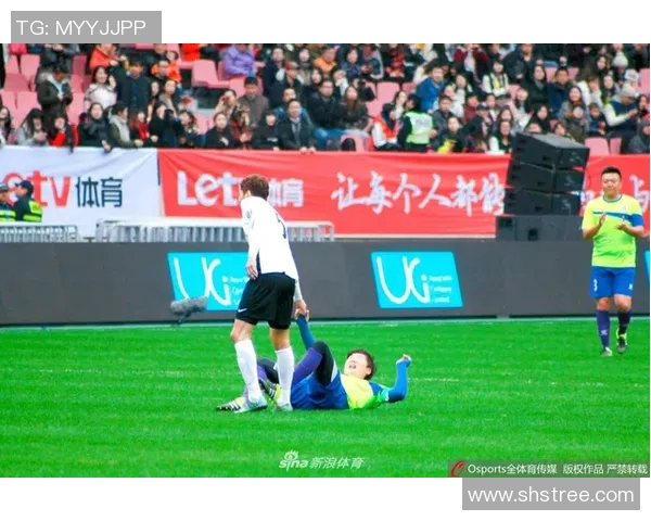 与三位足球明星面对面交流的精彩瞬间动图集锦 与三位足球明星面对面交流的精彩瞬间动图集锦