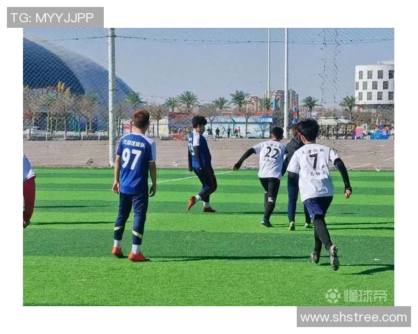 中国足球明星的银幕之路：从绿茵场到电影荧幕的精彩人生