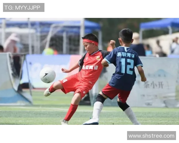 全场奔跑的足球明星是谁他在赛场上的表现令人惊叹 全场奔跑的足球明星是谁他在赛场上的表现令人惊叹
